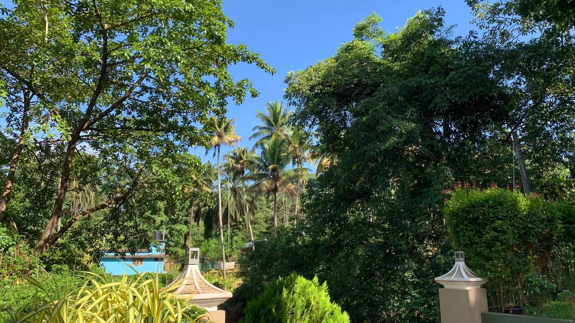 Athirapilly On The Rocks Otel Athirappilly