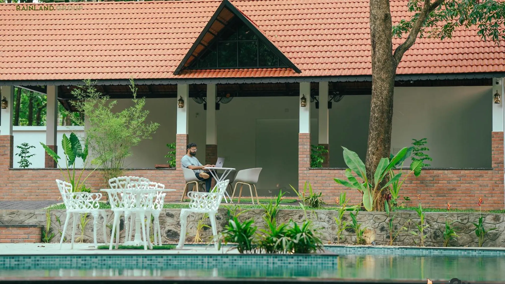 Athirapilly On The Rocks Otel Athirappilly Hindistan