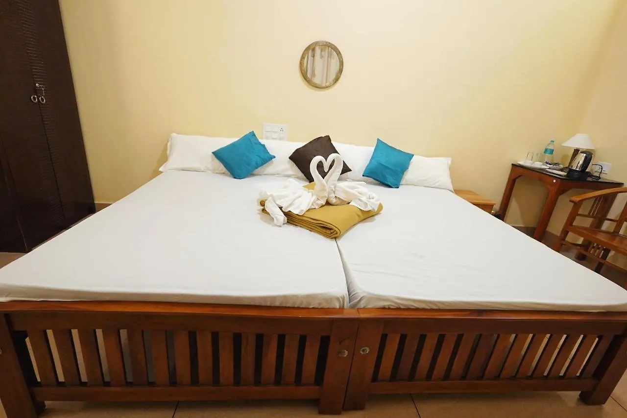 Athirapilly On The Rocks Hotel Athirappilly
