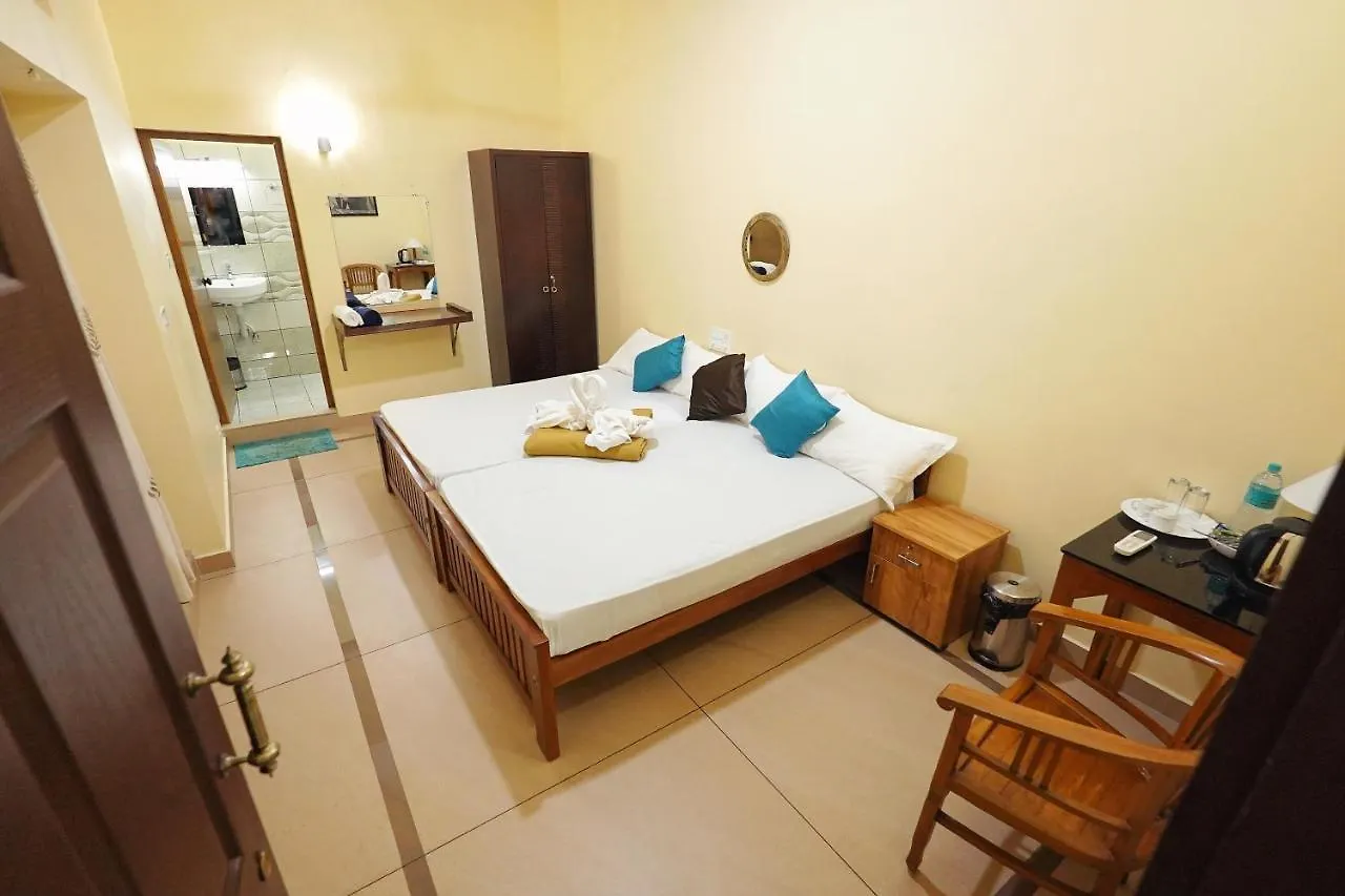 Athirapilly On The Rocks Hotel Athirappilly