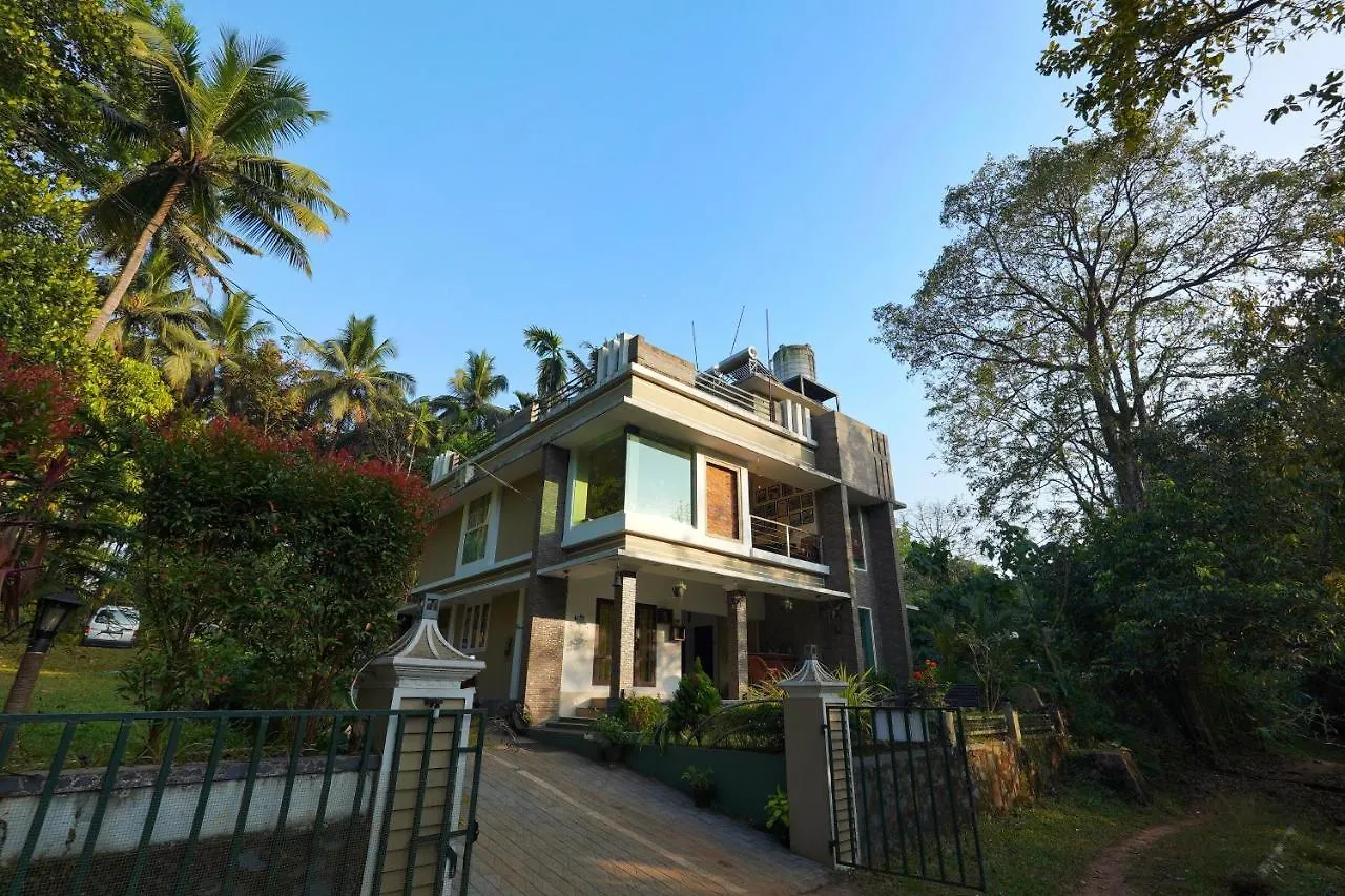 Athirapilly On The Rocks Hotel Athirappilly Gasthuis