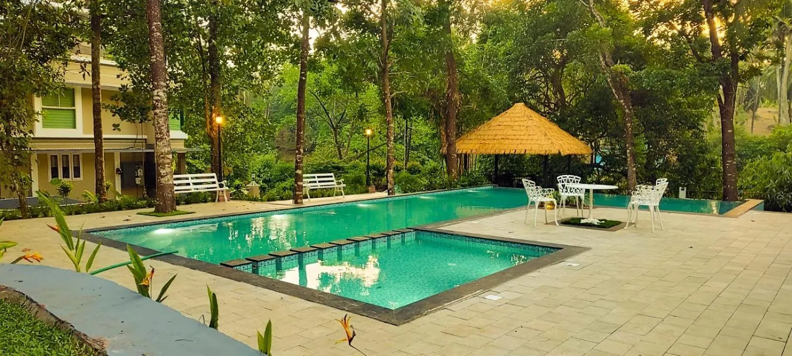 Athirapilly On The Rocks Hotel Athirappilly 0*,